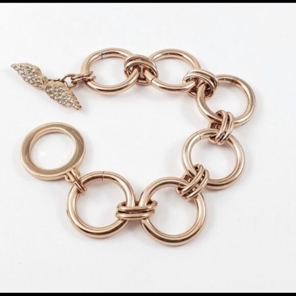 VICTORIA’S Secret rose gold circular chain link angel wing rhinestone bracelet - Picture 1 of 6